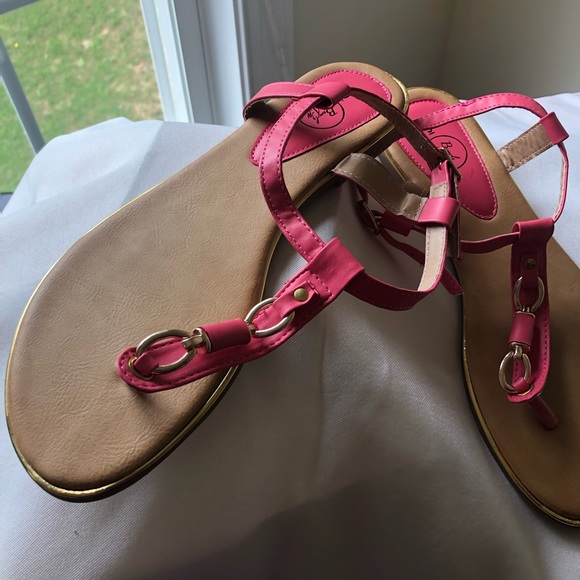 Sandals - Picture 4 of 7